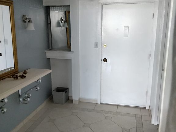 Entrance/Foyer