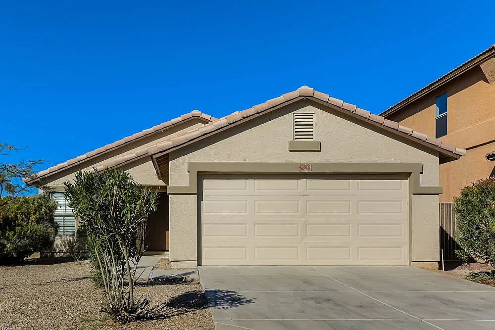 3 bed, 2.0 bath, 1315 sqft, $1,635 — Photo 1
