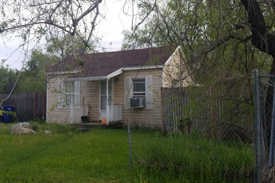 2nd image of 1545 W Shelley Ave