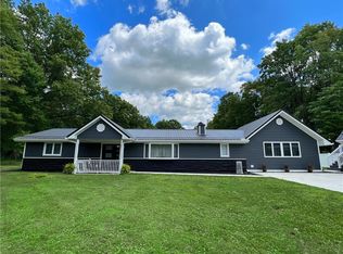 92 Blom Rd, Grove City, PA 16127