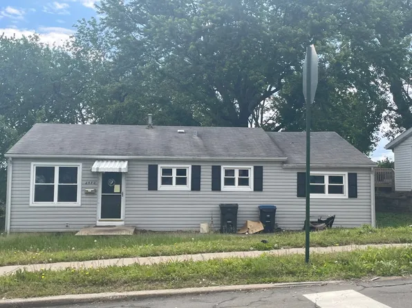 2570 Mullanphy Ln, Florissant, MO 63031