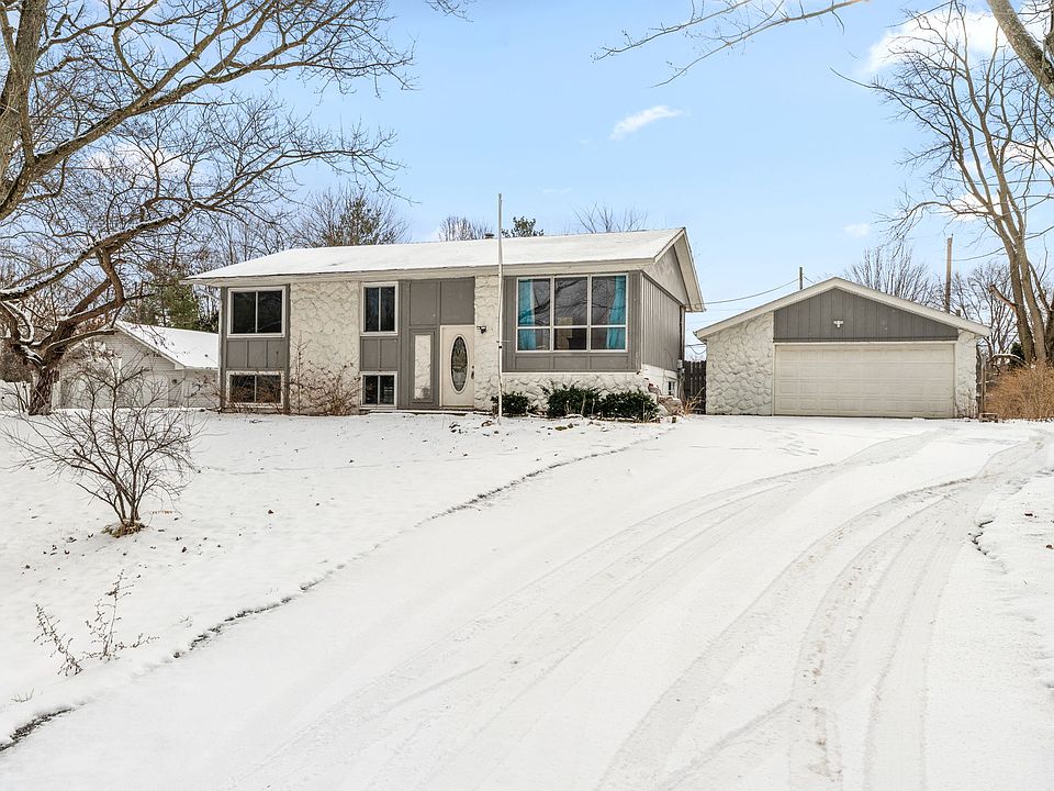 1st image of 2602 Oakwood Ave