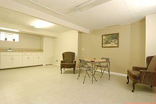 4th image of 5628 W Sunnyside Ave