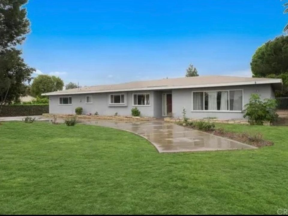 1st image of 10645 De Soto Ave