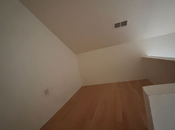 935 Broadway APT 204