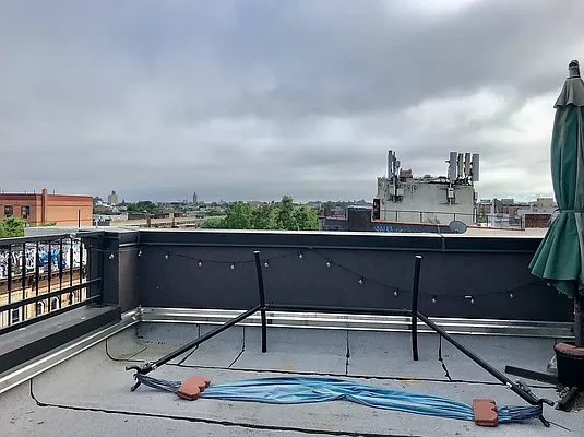 Rented by Brooklyn Group | media 10