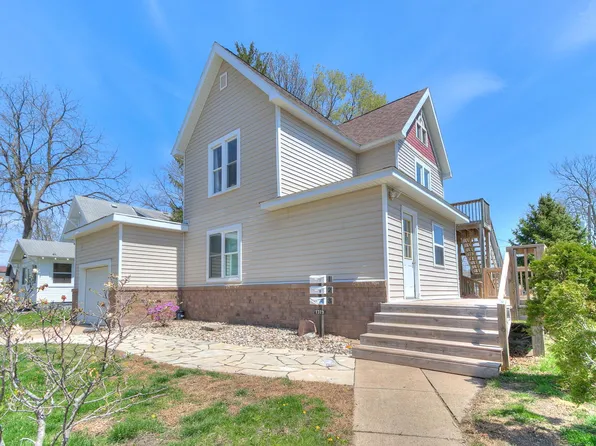 1319 7th St, Nevada, IA 50201