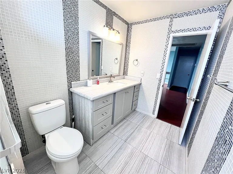 5009 Mesa View Dr — Photo 25