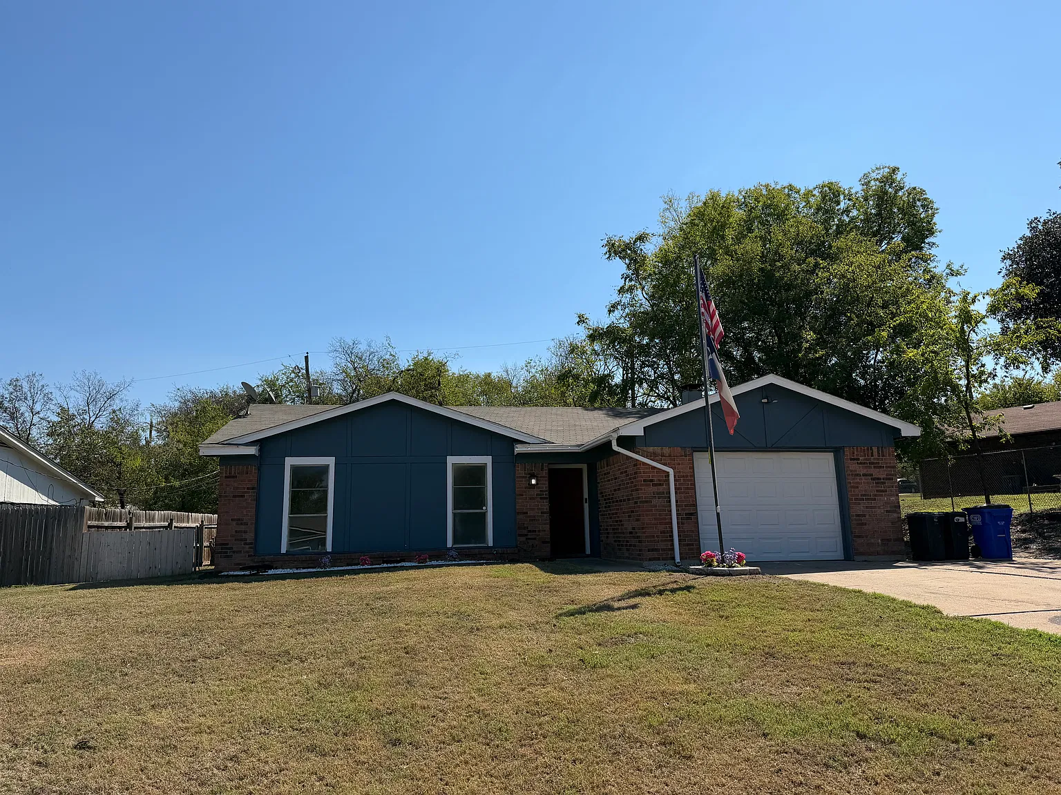 3 bed, 1198 sqft, $1,700 — Photo 2