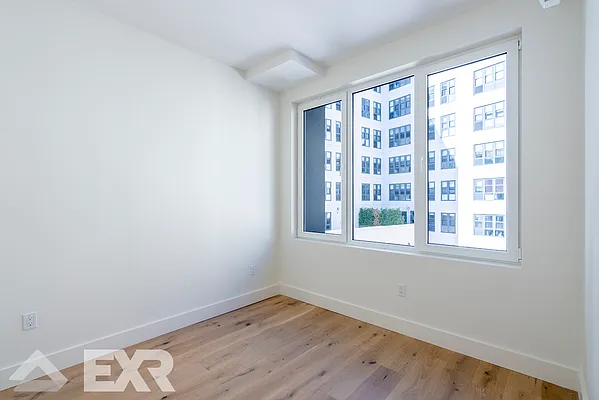 Rented by EXR | media 9