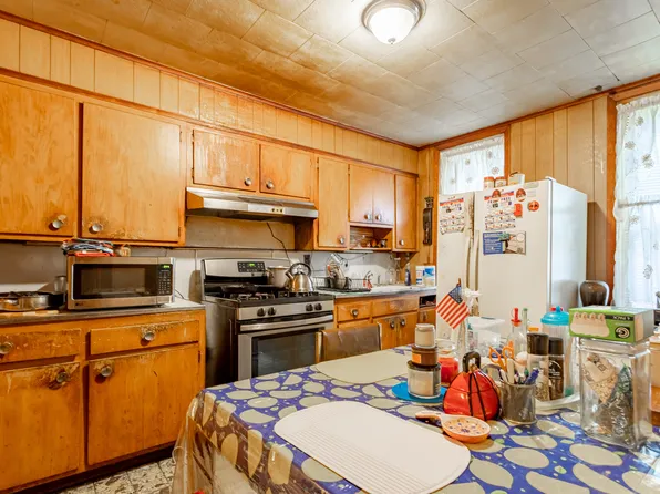 505 Macon Street image 3 of 6