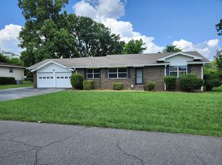 6611 Vaden Dr, Chattanooga, TN 37421