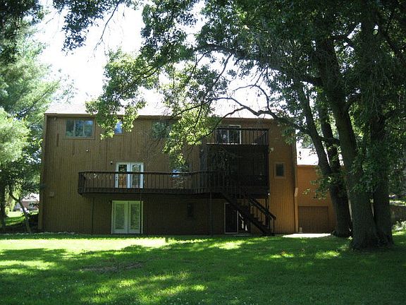 2nd image of 1910 Meadowlane Dr