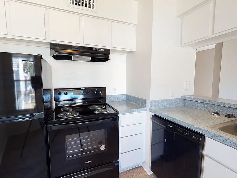 Addison Apartments at the Park — Photo 142