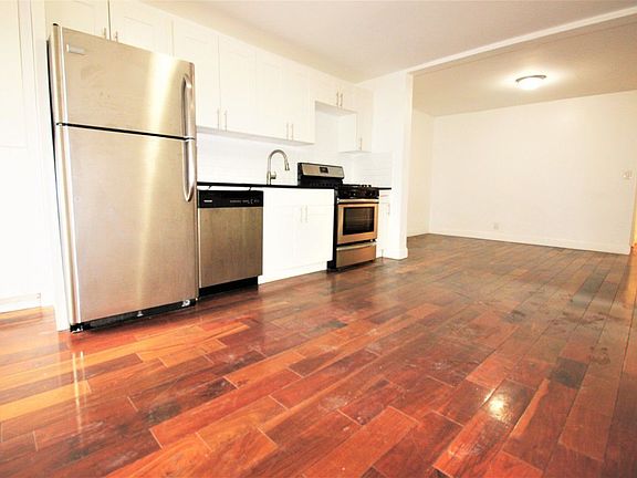 3rd image of 123 Mulberry St APT 3A