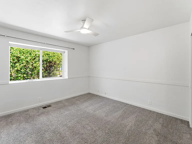 3072 Latham Ln — Photo 41