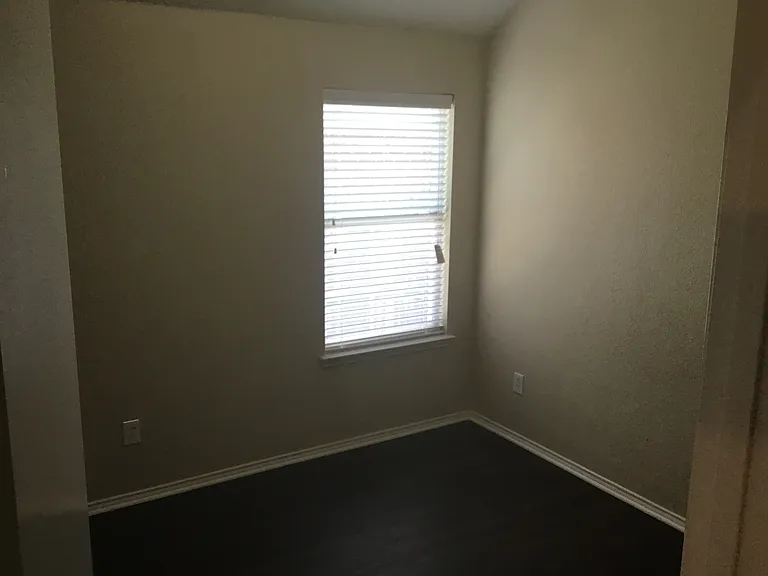 7605 Stanhope Ln — Photo 12