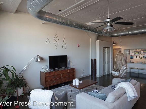 2nd image of 3030 E 63rd St APT 205