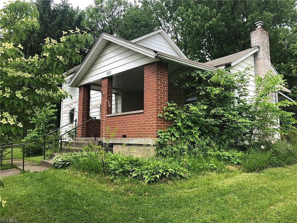 2nd image of 303 S Davis St