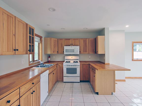 4th image of 290 Folino Dr