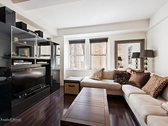 4th image of 160 Central Park S #951