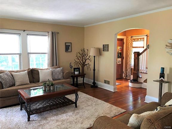 2nd image of 518 Elm St