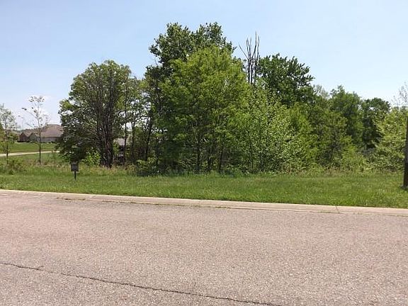 2nd image of 822 Edgehill Dr