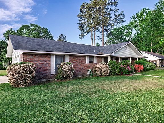 2nd image of 2601 Mockingbird Ln