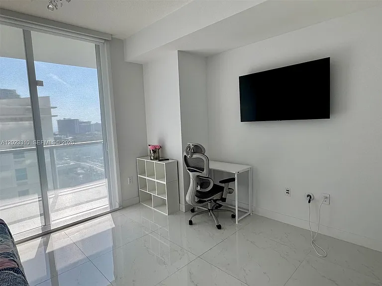 79 SW 12th St #1806 — Photo 24
