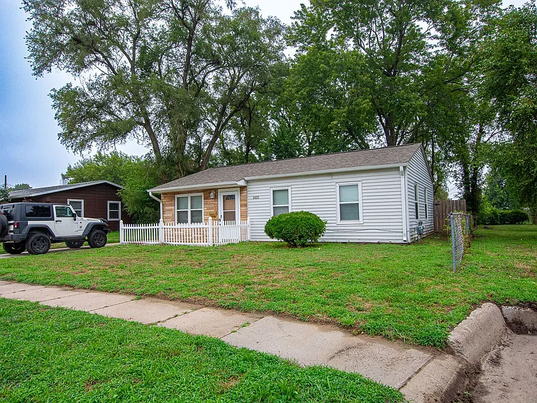 1410 Lindwood Dr — Photo 18