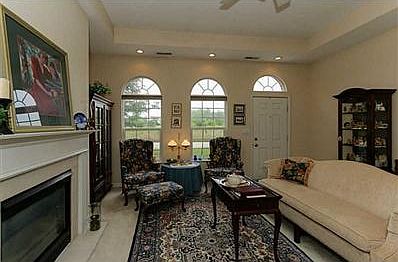 4th image of 10304 River Park Way