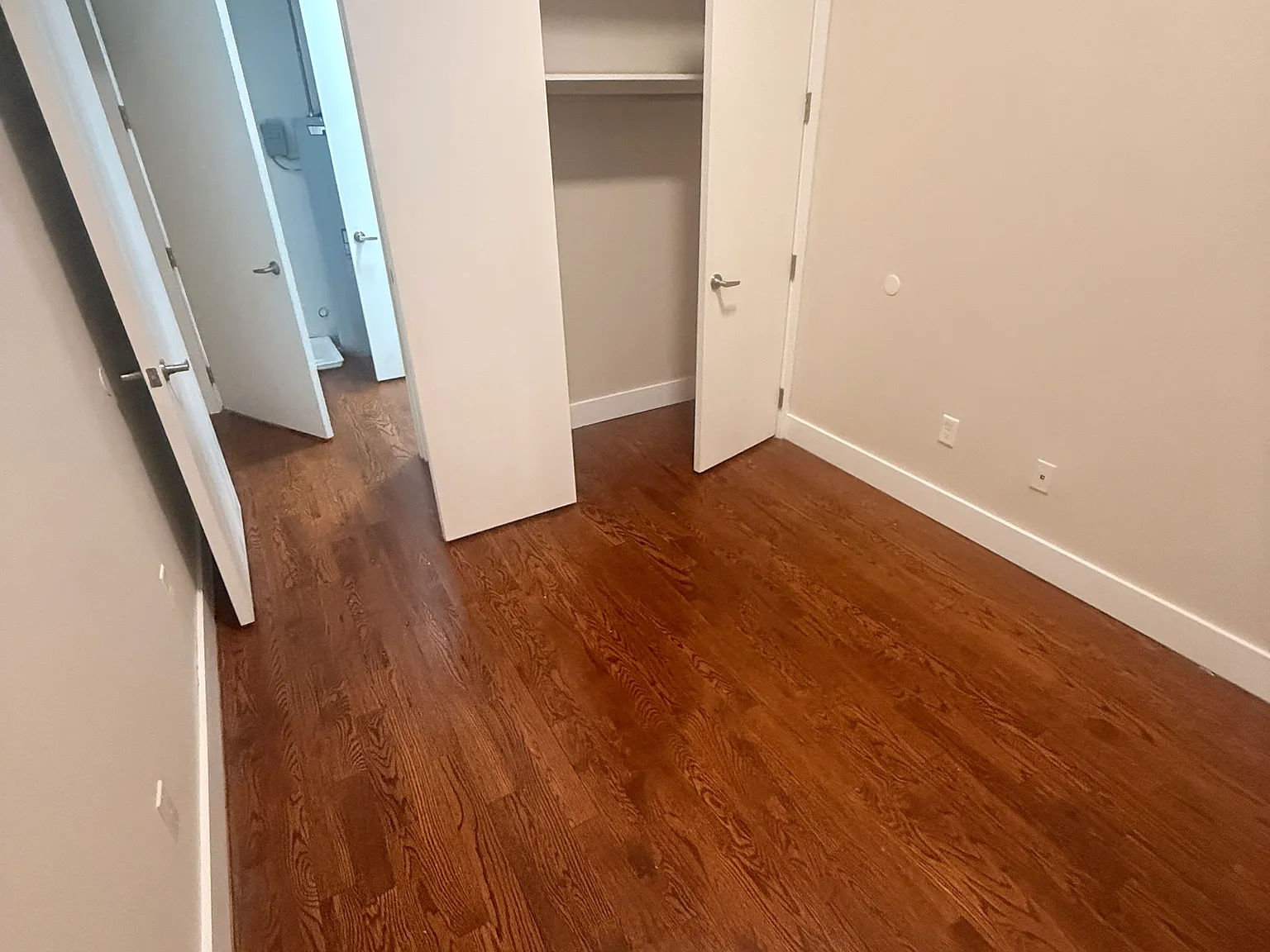 1 bed, 1000 sqft, $1,750 — Photo 3