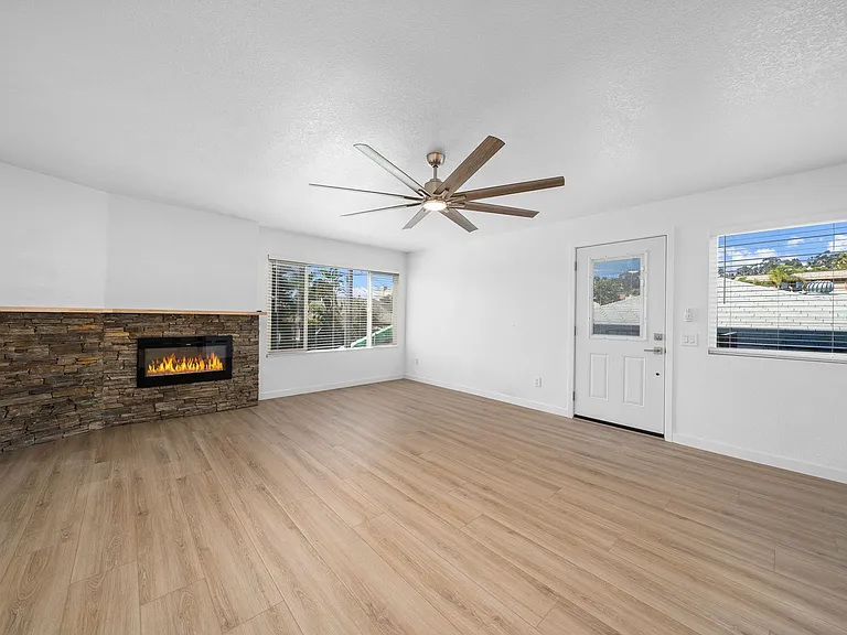 1101 Colusa St #1 — Photo 4