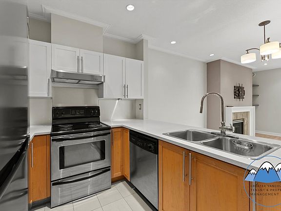 2nd image of 2080 E Kent Ave S