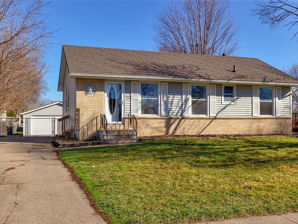 104 3rd St NE, Bondurant, IA 50035 Zillow