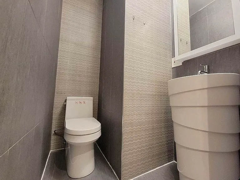 1275 Jefferson Ave #3 — Photo 8