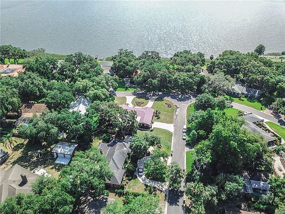 3rd image of 1411 Mosswood Dr