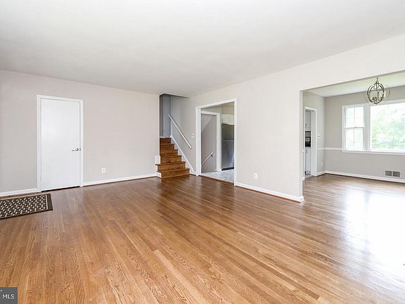 5th image of 7201 Elizabeth Dr
