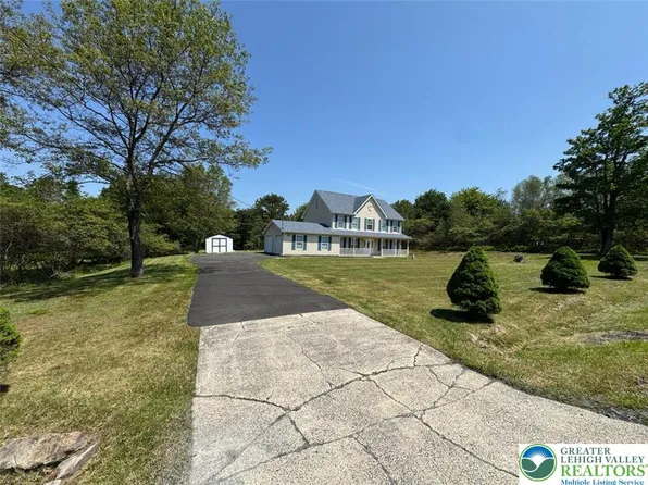 2005 Palisades Dr, Blakeslee, PA 18610