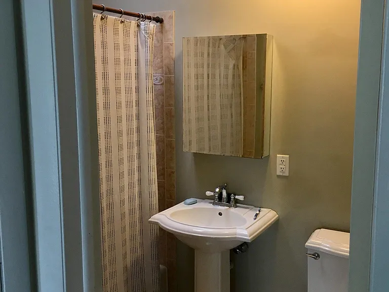 925 Main St — Photo 8