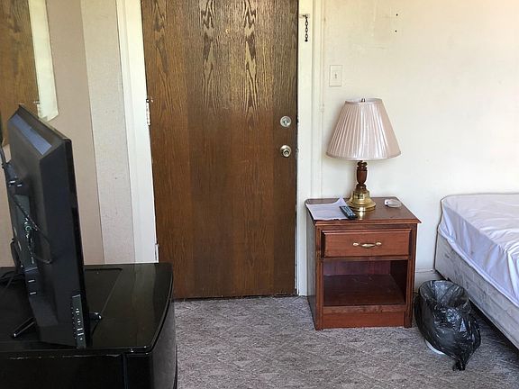 4th image of 120 6th Ave W APT 303