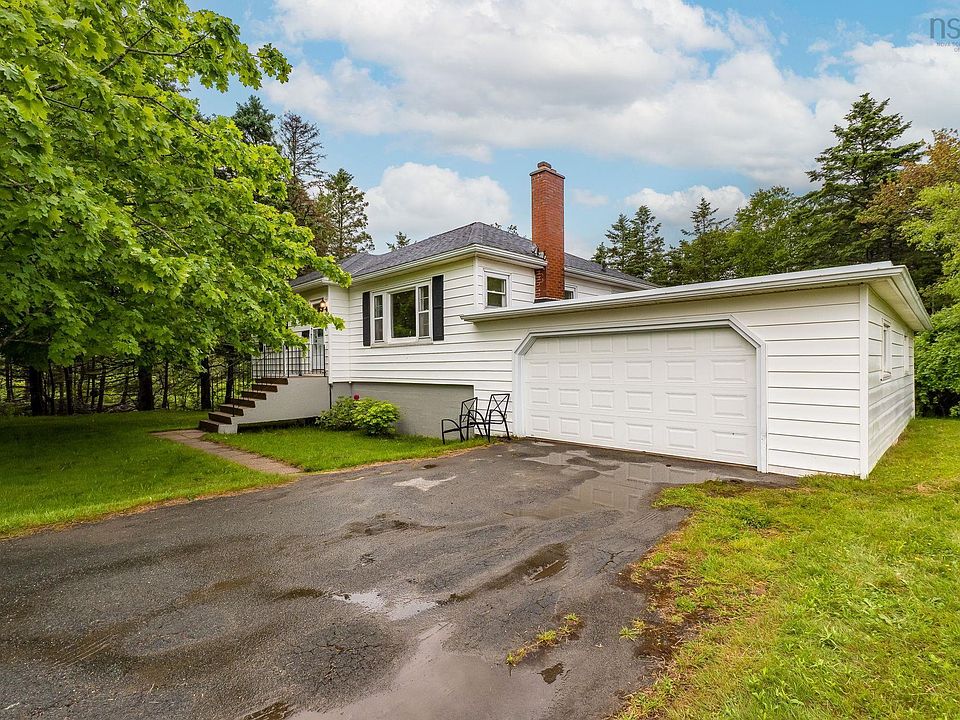 1st image of 712 Herring Cove Rd