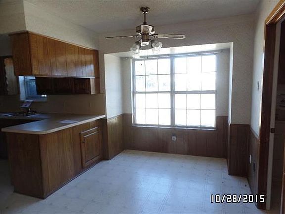 4th image of 301 Stratford Dr