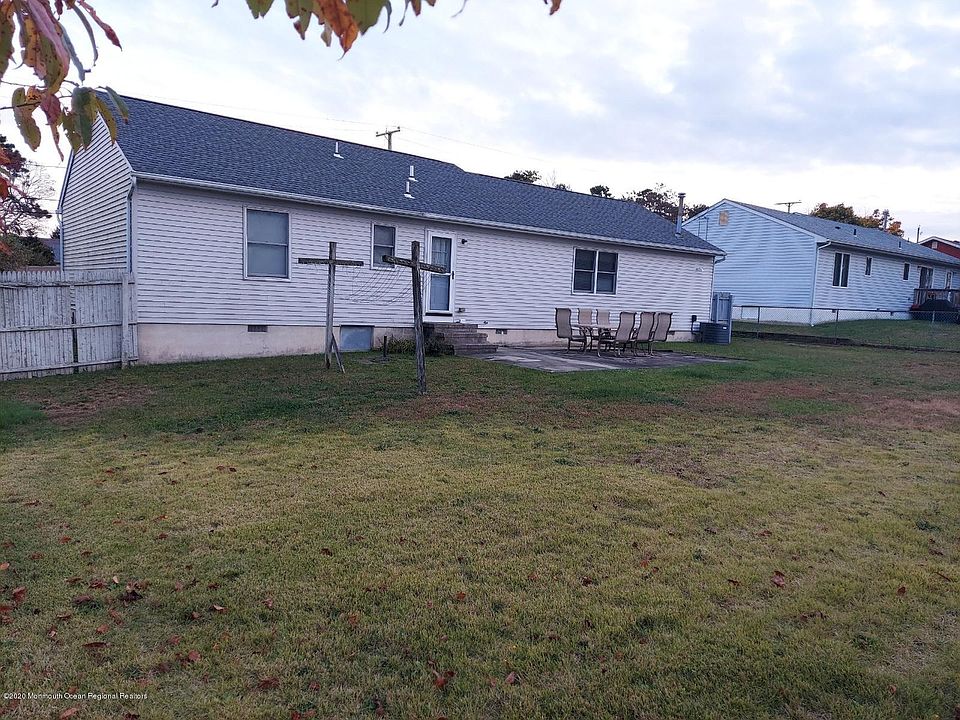 2nd image of 1436 Longboat Ave