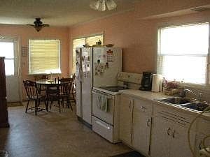 2nd image of 10928 S Hermosa Ave