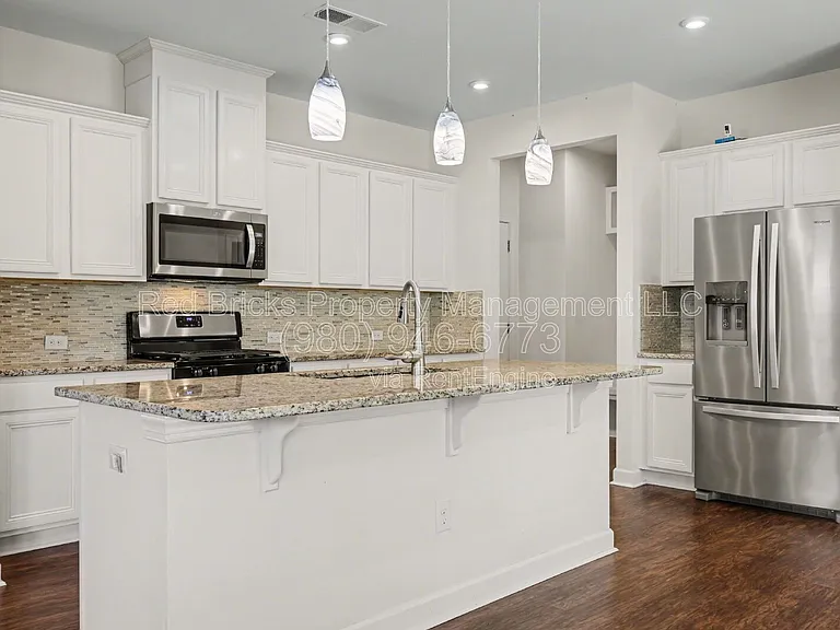 11144 Comiskey Ln — Photo 13