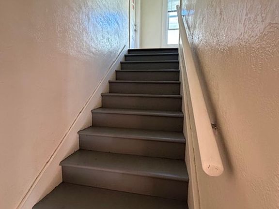 4th image of 685 33rd St Unit A