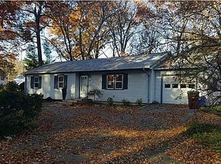 5 Oak Hill Dr, Exeter, RI 02822