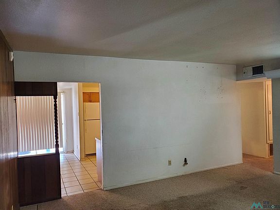 3rd image of 2805 S Emerald Dr