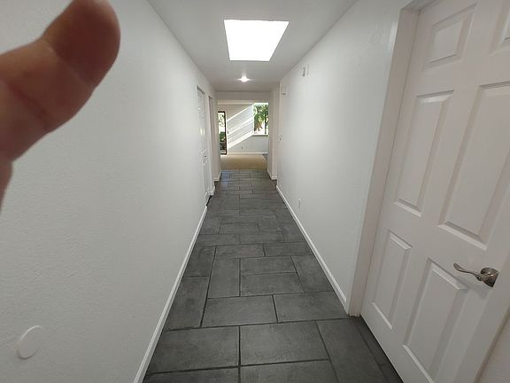 4th image of 133 Hilltop Dr Unit B
